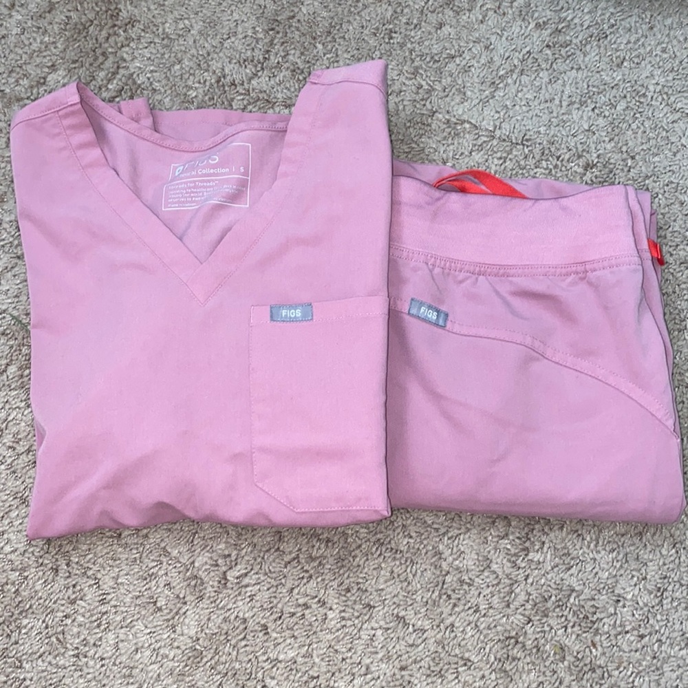 FIGS scrub set